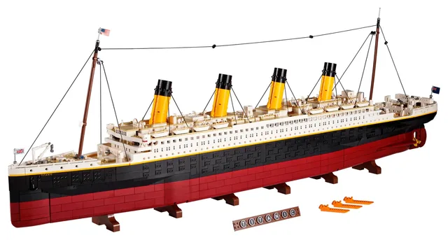 LEGO Titanic (2021)