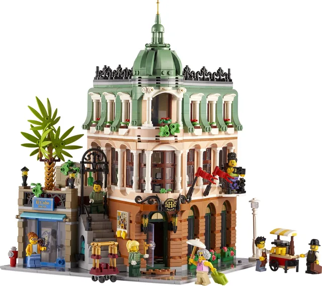LEGO Boutique Hotel (2022)