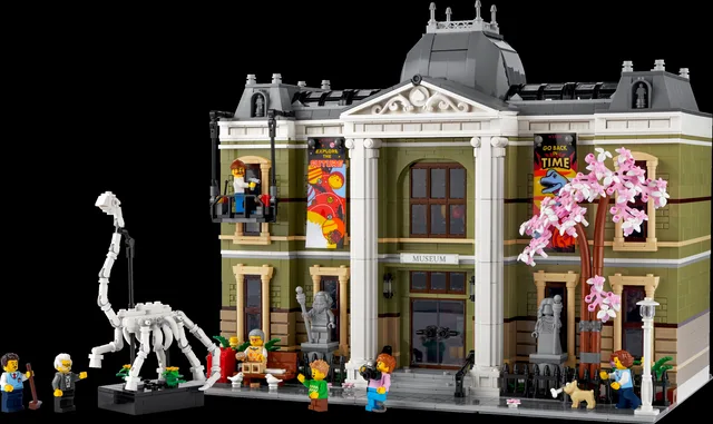 LEGO Natural History Museum 10326