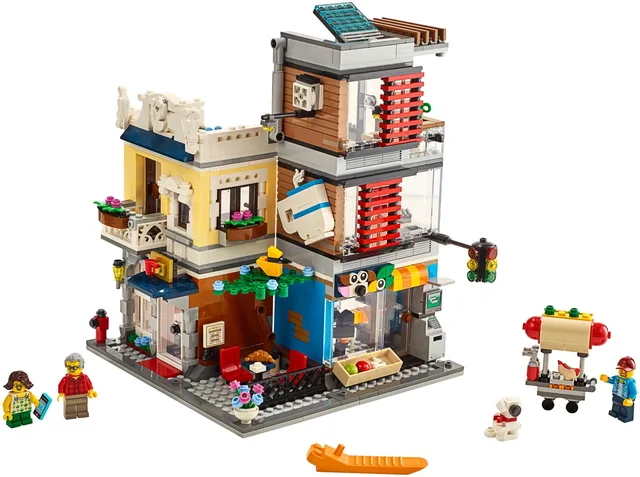 LEGO Townhouse Pet Shop & Café 31097