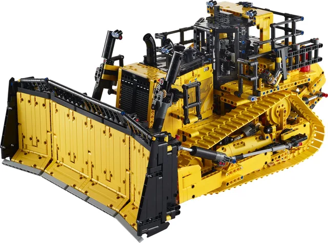 LEGO Cat D11 Bulldozer 42131