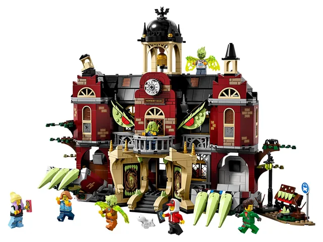 LEGO Newbury Haunted High School 70425