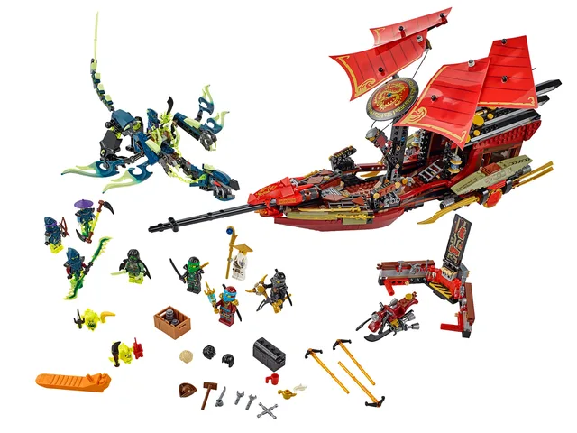 LEGO Final Flight of Destiny's Bounty 70738