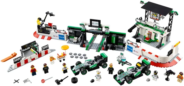 LEGO Mercedes AMG Petronas Formula One Team 75883