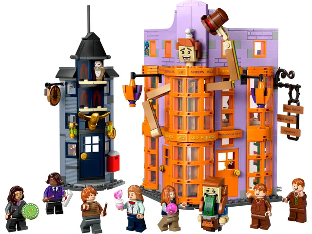 LEGO Diagon Alley: Weasleys' Wizard Wheezes 76422
