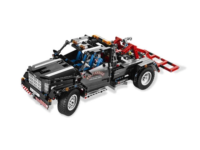 LEGO Pick-Up Tow Truck 9395